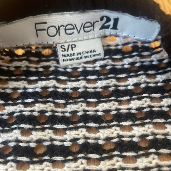 Forever 21 Cardigan - Picture 2 of 2